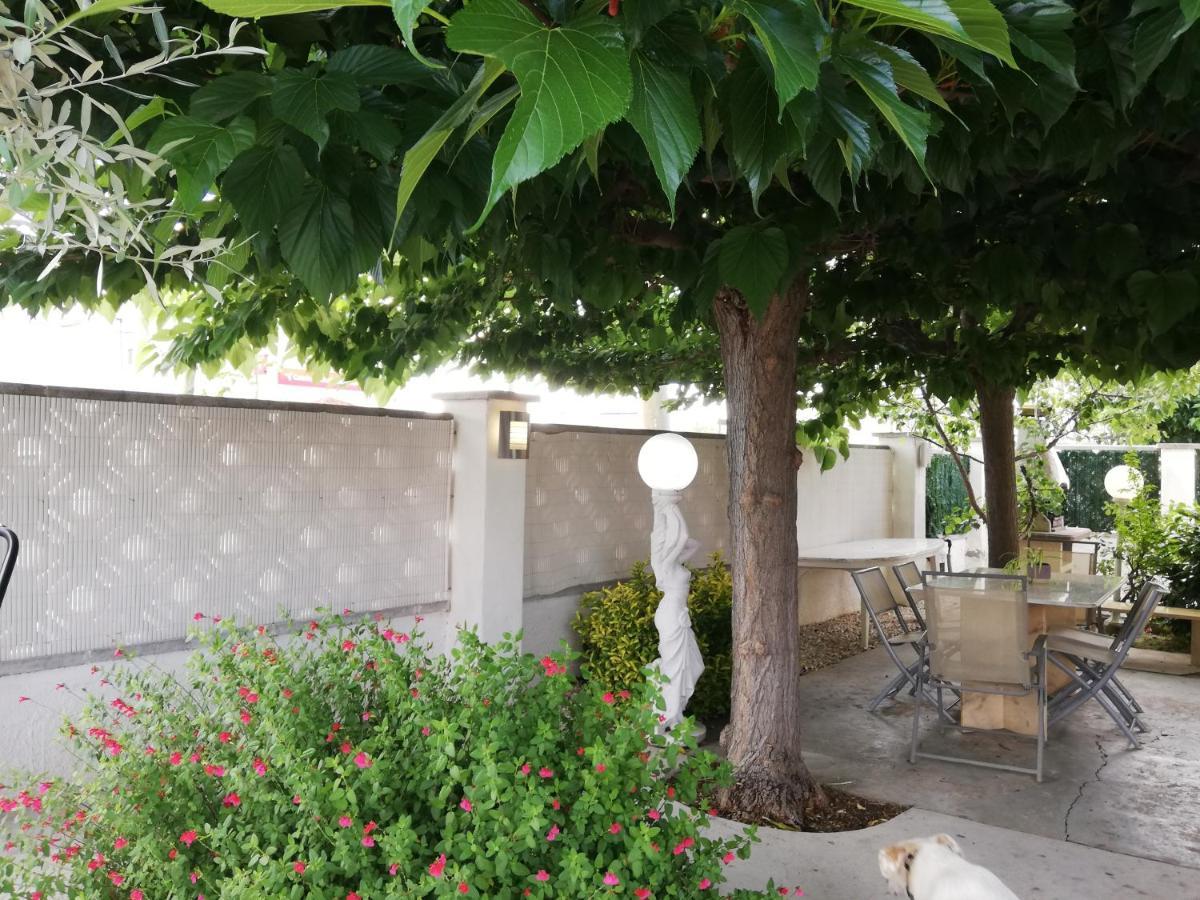 Leones Villa Empuriabrava Exterior photo