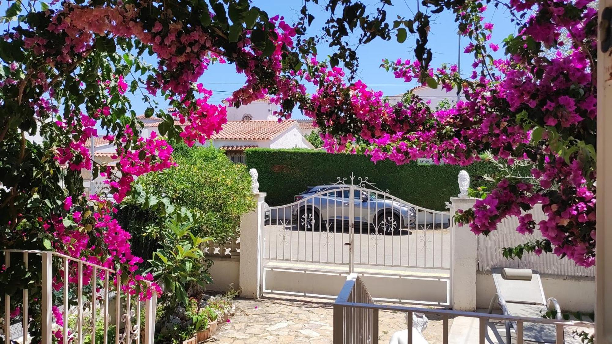 Leones Villa Empuriabrava Exterior photo